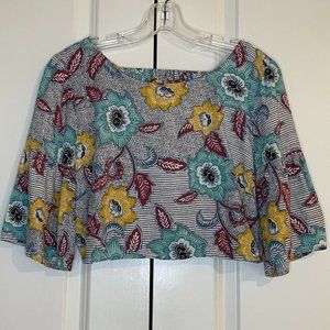 NWOT BCBGeneration Open Back 3/4 Sleeve Crop Top Blouse (M, Batik Floral Print)